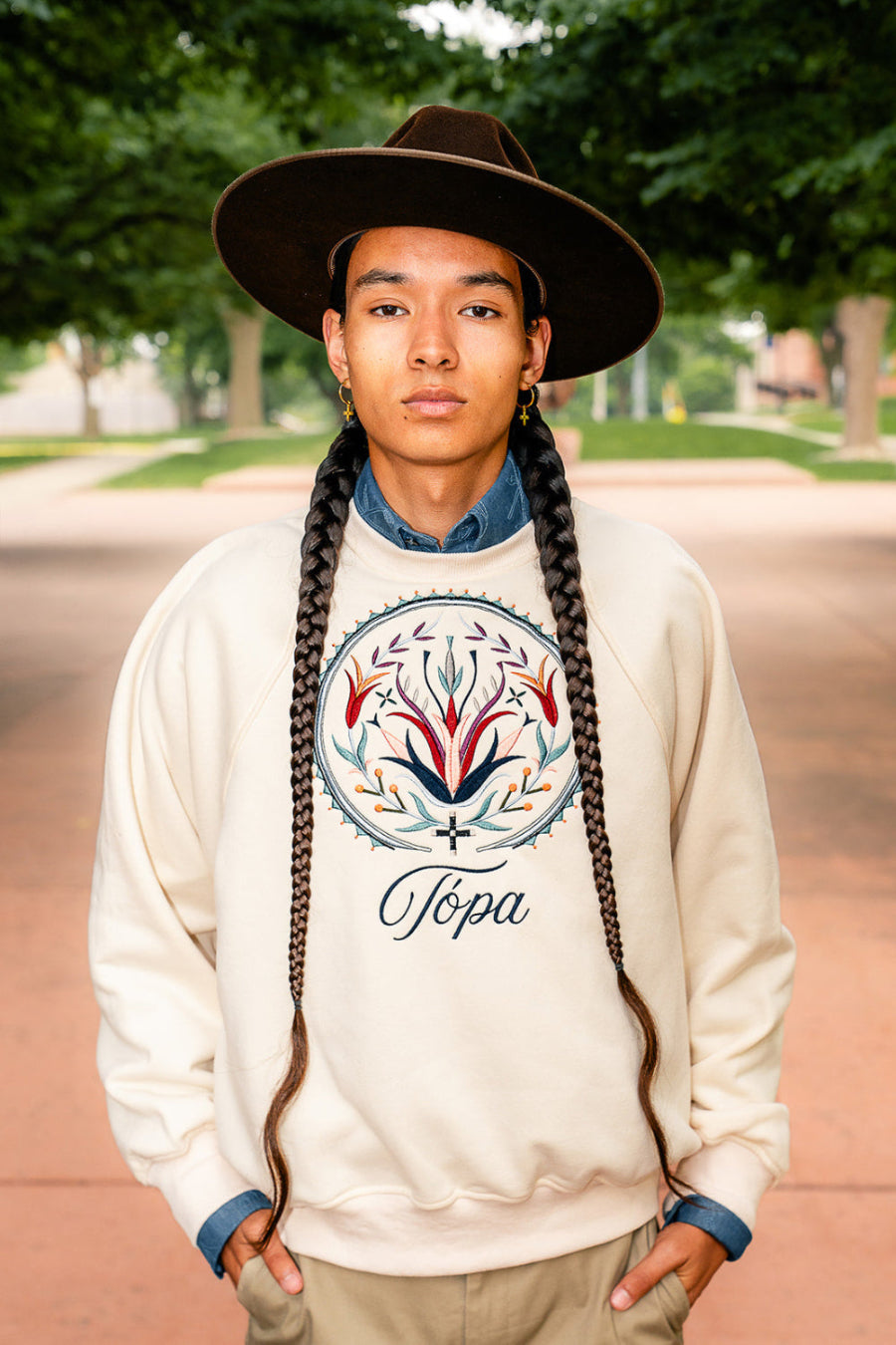 Ivory Tópa Floral Crewneck